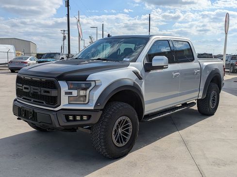 Used 2019 Ford F150 Raptor w/ Equipment Group 802A Luxury image 6