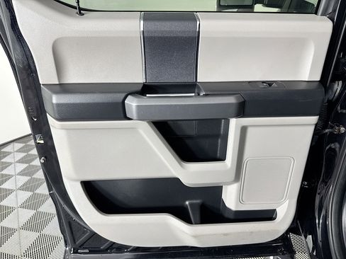 Used 2017 Ford F250 XLT w/ Snow Plow Prep Package image 21