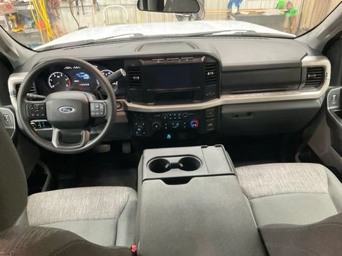 Used 2024 Ford F250 XLT AWD/4WD image 8