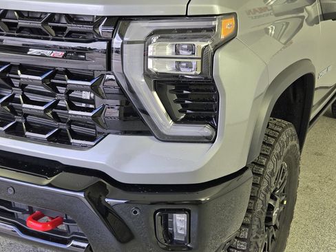 New 2026 Chevrolet Silverado 2500 ZR2 AWD/4WD image 11