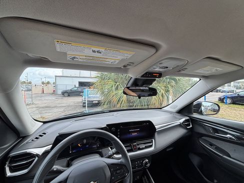 Used 2025 Chevrolet TrailBlazer LT image 32