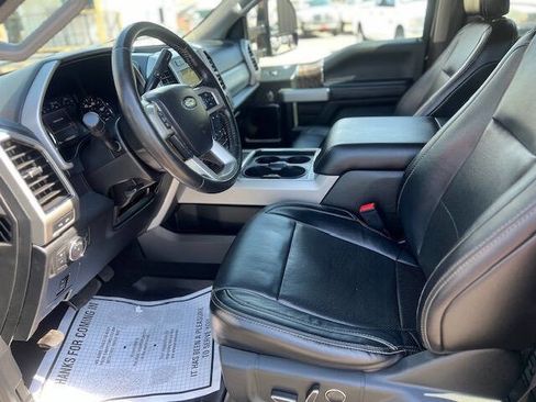 Used 2019 Ford F350 Lariat image 17