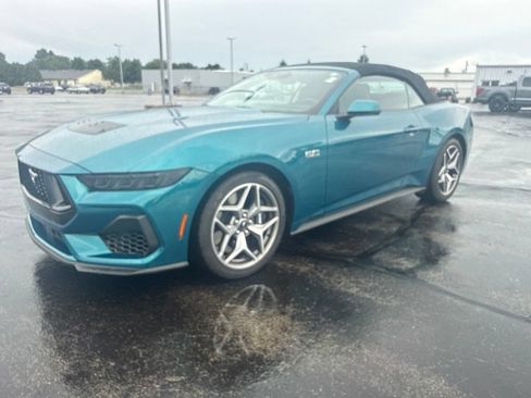 Used 2026 Ford Mustang GT Premium w/ GT Performance Package RWD image 4