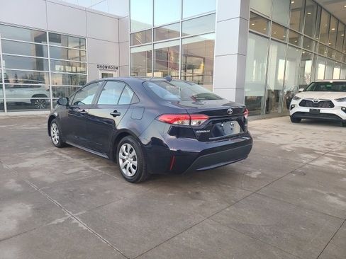 Used 2022 Toyota Corolla LE image 5