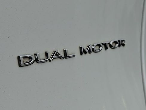 Used 2021 Tesla Model Y Long Range image 31