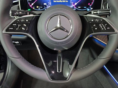 New 2026 Mercedes-Benz E 350 4MATIC Sedan image 17