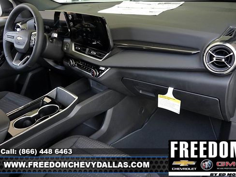 New 2025 Chevrolet Equinox LT w/ Safety and Technology Package image 12