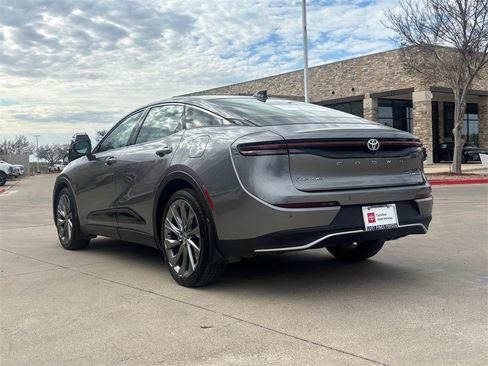 Used 2025 Toyota Crown Limited w/ Advanced Technology Package image 3