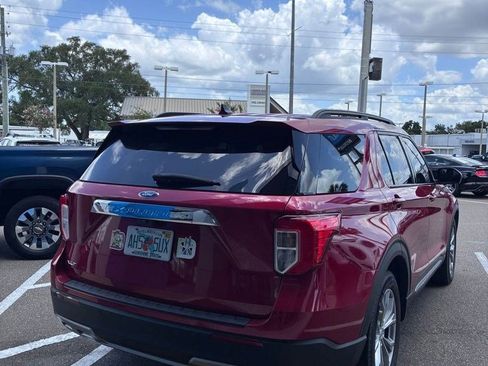 Used 2023 Ford Explorer XLT w/ Equipment Group 202A RWD image 3