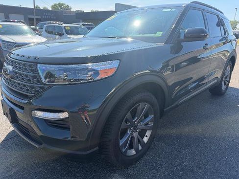 Certified 2023 Ford Explorer XLT w/ Equipment Group 202A AWD/4WD image 4