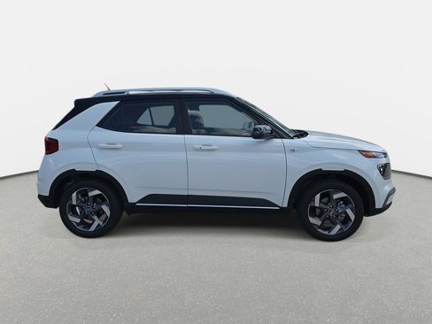 New 2026 Hyundai Venue SEL FWD image 4