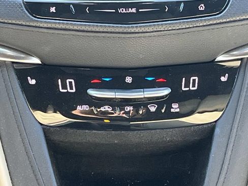 Used 2017 Cadillac XT5 Luxury w/ Driver Awareness Package FWD image 14