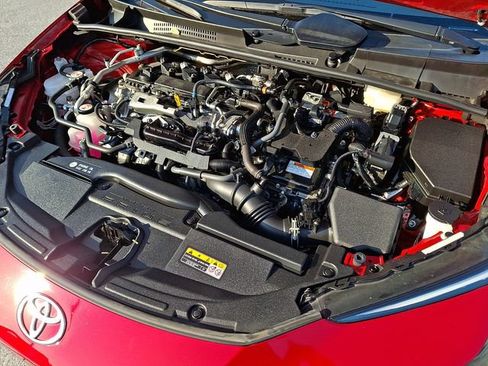 Certified 2024 Toyota Prius XLE FWD image 28