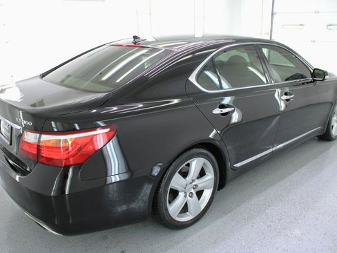 Used 2012 Lexus LS 460 w/ Comfort Pkg RWD image 10