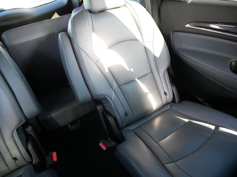 Used 2024 Buick Enclave Premium image 14