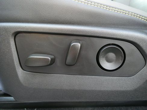 Certified 2024 Chevrolet Colorado ZR2 w/ ZR2 Convenience Package III image 23