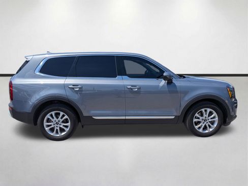 Used 2022 Kia Telluride LX AWD/4WD image 3