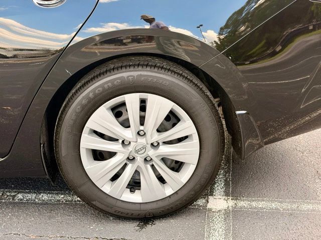 Used 2025 Nissan Sentra S FWD image 31