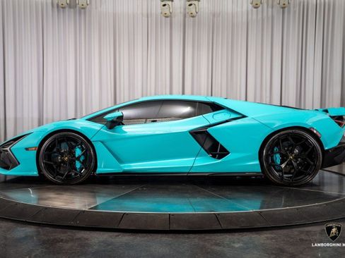 Used 2025 Lamborghini Revuelto image 15