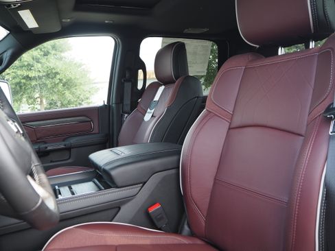 New 2025 RAM 2500 Limited image 11