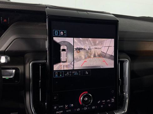 Used 2025 GMC Yukon Denali image 16