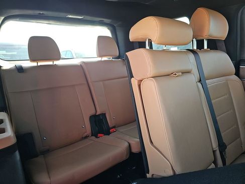 Used 2025 Hyundai Santa Fe Limited image 9