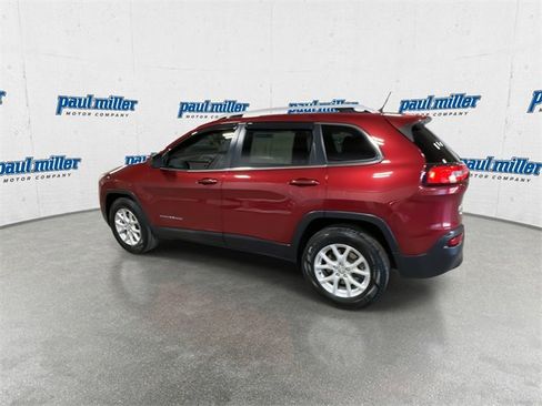 Used 2016 Jeep Cherokee Latitude image 7
