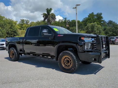 Used 2023 Chevrolet Silverado 2500 LTZ image 2