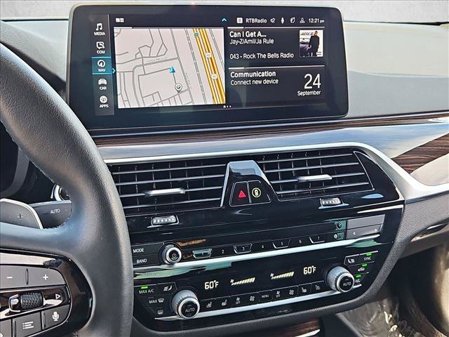 Used 2021 BMW 530e w/ Premium Package RWD image 15