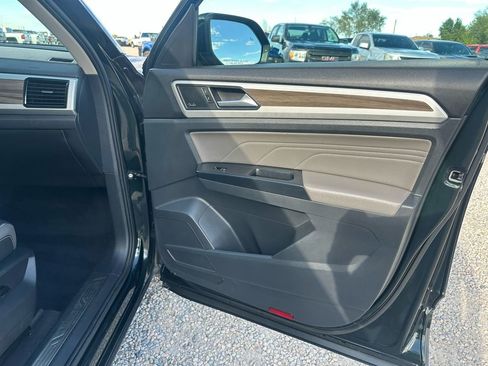 Used 2021 Volkswagen Atlas SEL Premium image 13