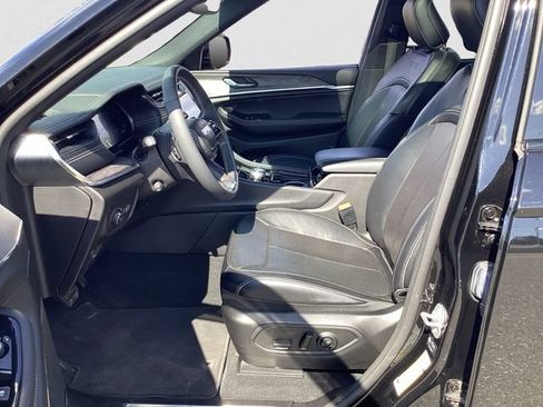Used 2023 Jeep Grand Cherokee L Overland AWD/4WD image 9