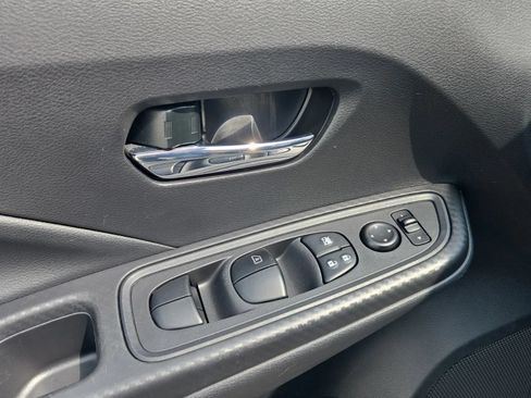 Used 2025 Nissan Versa SV FWD image 14