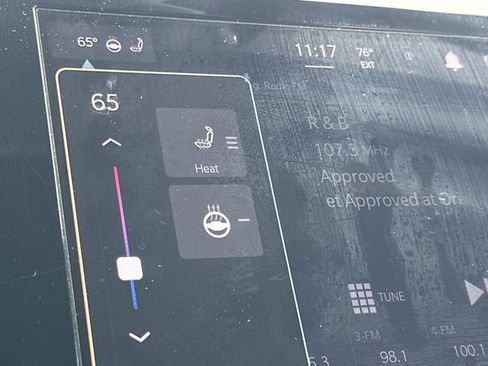 Used 2023 Jeep Grand Cherokee L Laredo image 29