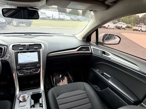 Used 2019 Ford Fusion SE FWD image 23