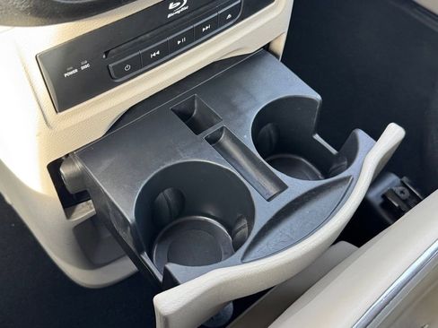 Used 2014 Chrysler Town & Country Touring-L w/ Driver Convenience Group image 24