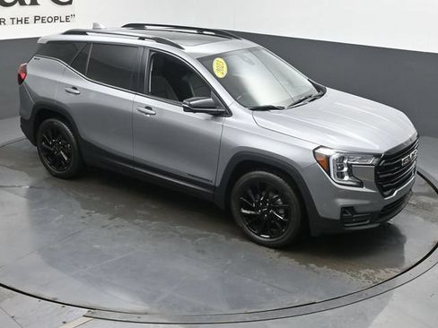 Used 2023 GMC Terrain SLT w/ Tech Package FWD image 48
