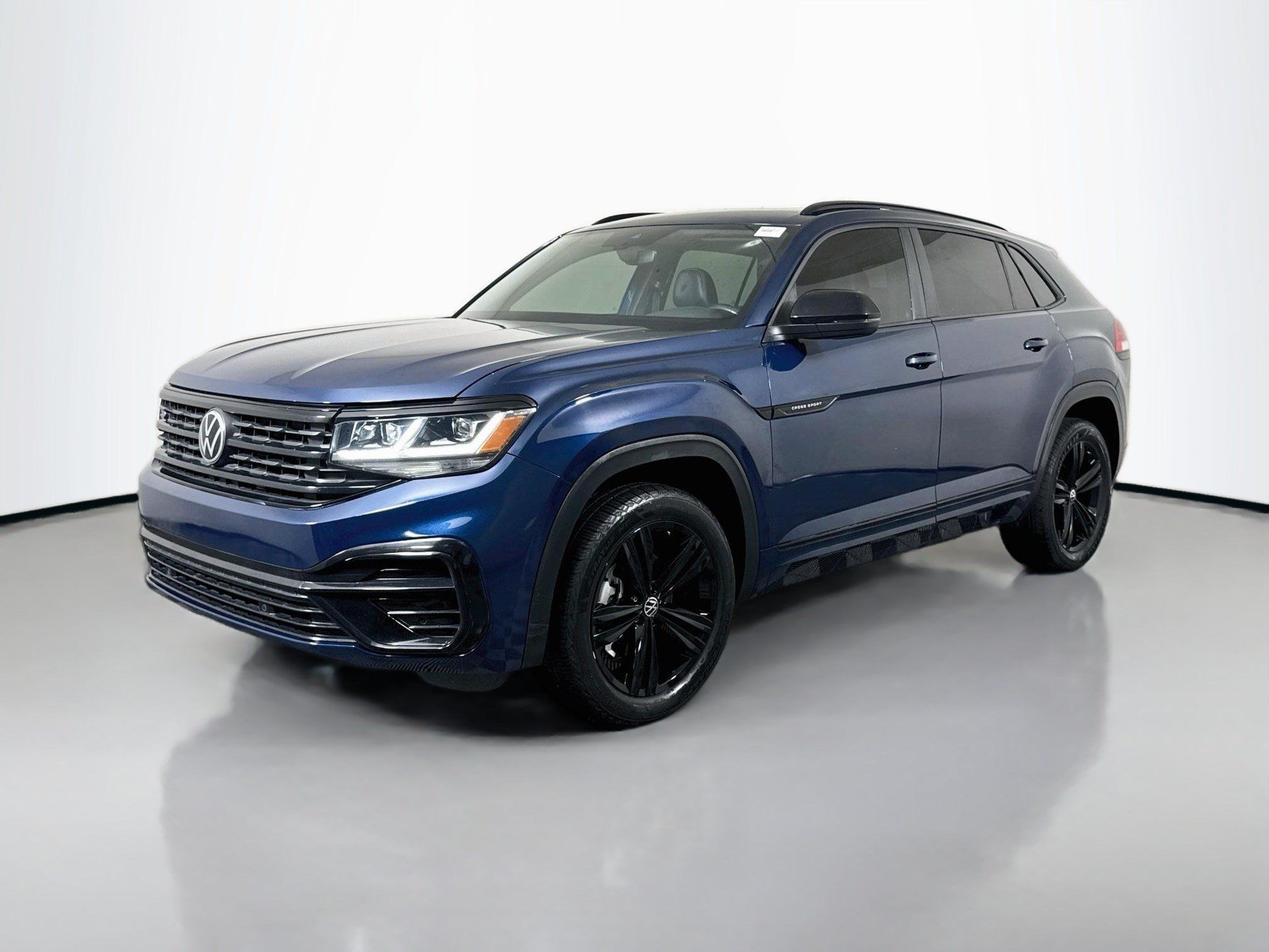 Used 2023 Volkswagen Atlas Cross Sport SEL R-Line AWD/4WD image 4