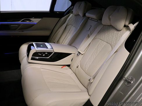 Certified 2022 BMW M760i xDrive w/ Luxury Rear Seating Package image 12