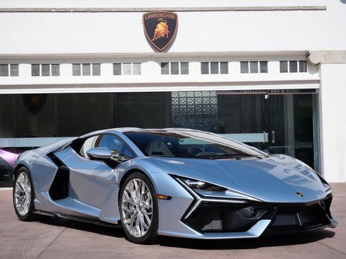 Used 2025 Lamborghini Revuelto image 1