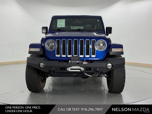Used 2018 Jeep Wrangler Unlimited Sahara AWD/4WD image 2