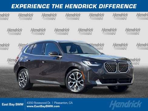 Used 2025 BMW X3 xDrive30i w/ Premium Package image 1