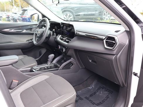 Used 2024 Chevrolet TrailBlazer LT image 25