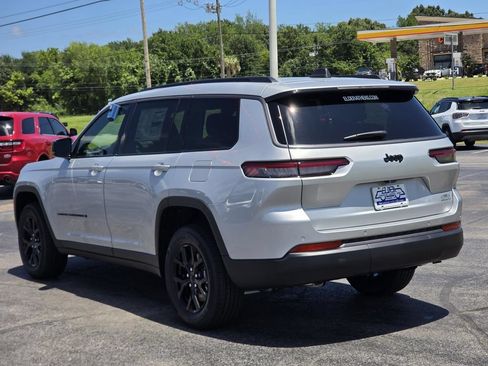 New 2026 Jeep Grand Cherokee L 2WD image 4