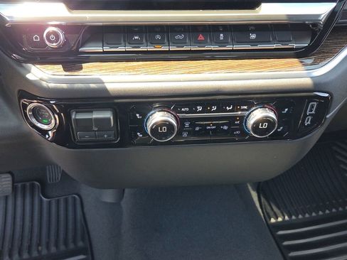 New 2026 GMC Sierra 1500 SLE w/ Preferred Package AWD/4WD image 19