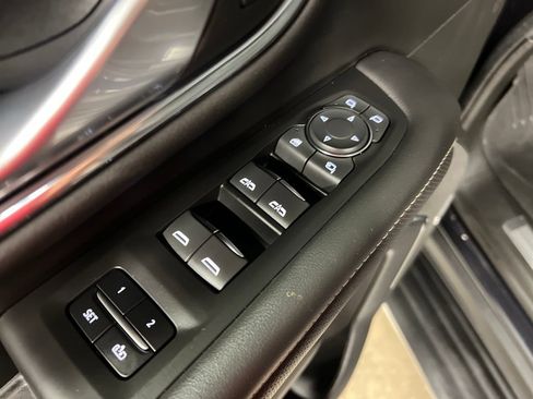 Certified 2022 Chevrolet Tahoe Premier AWD/4WD image 18