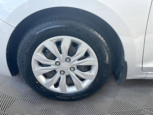 Used 2022 Hyundai Accent SE image 32