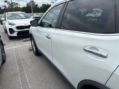 Used 2017 Nissan Rogue SV AWD/4WD image 9