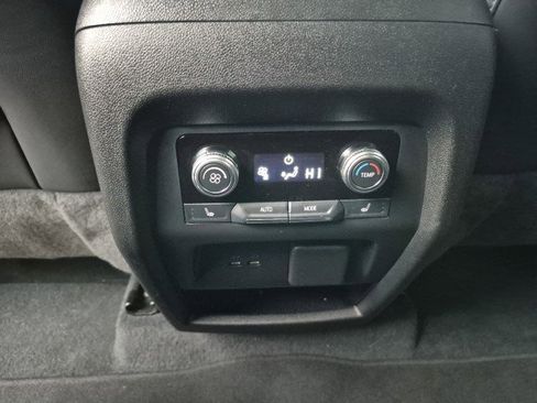 Used 2024 GMC Acadia Elevation w/ Luxury Package image 31