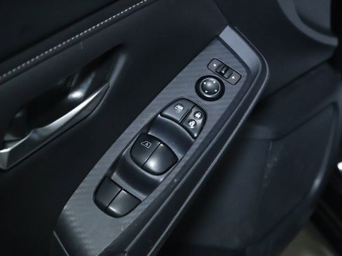 Used 2024 Nissan Sentra SV FWD image 17