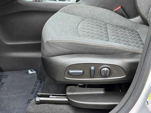 Used 2022 Chevrolet Equinox LT image 16